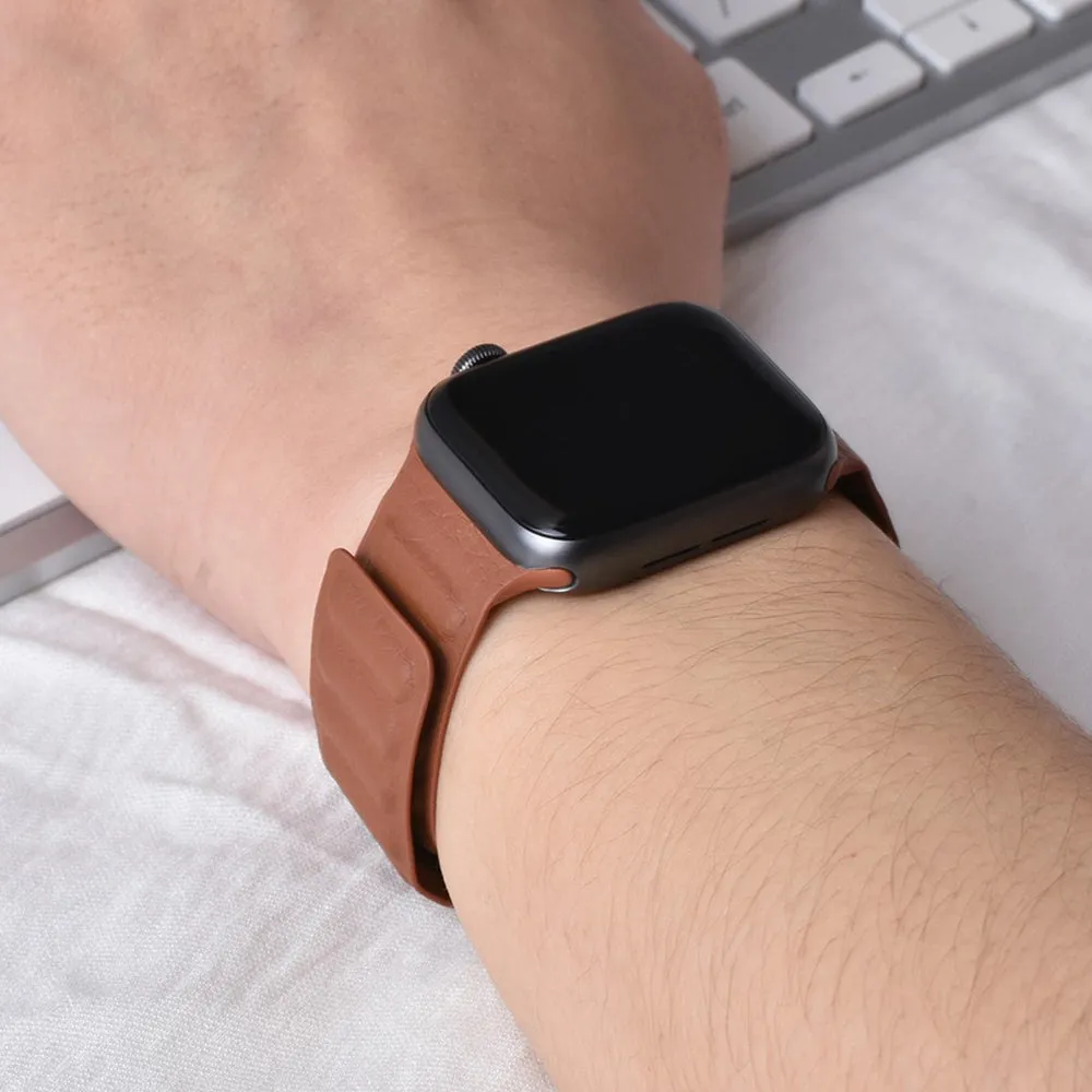 Apple Watch Ultra 49mm / 45mm / 44mm / 42mm | Leather Magnetic Loop Watch Band Strap | Red